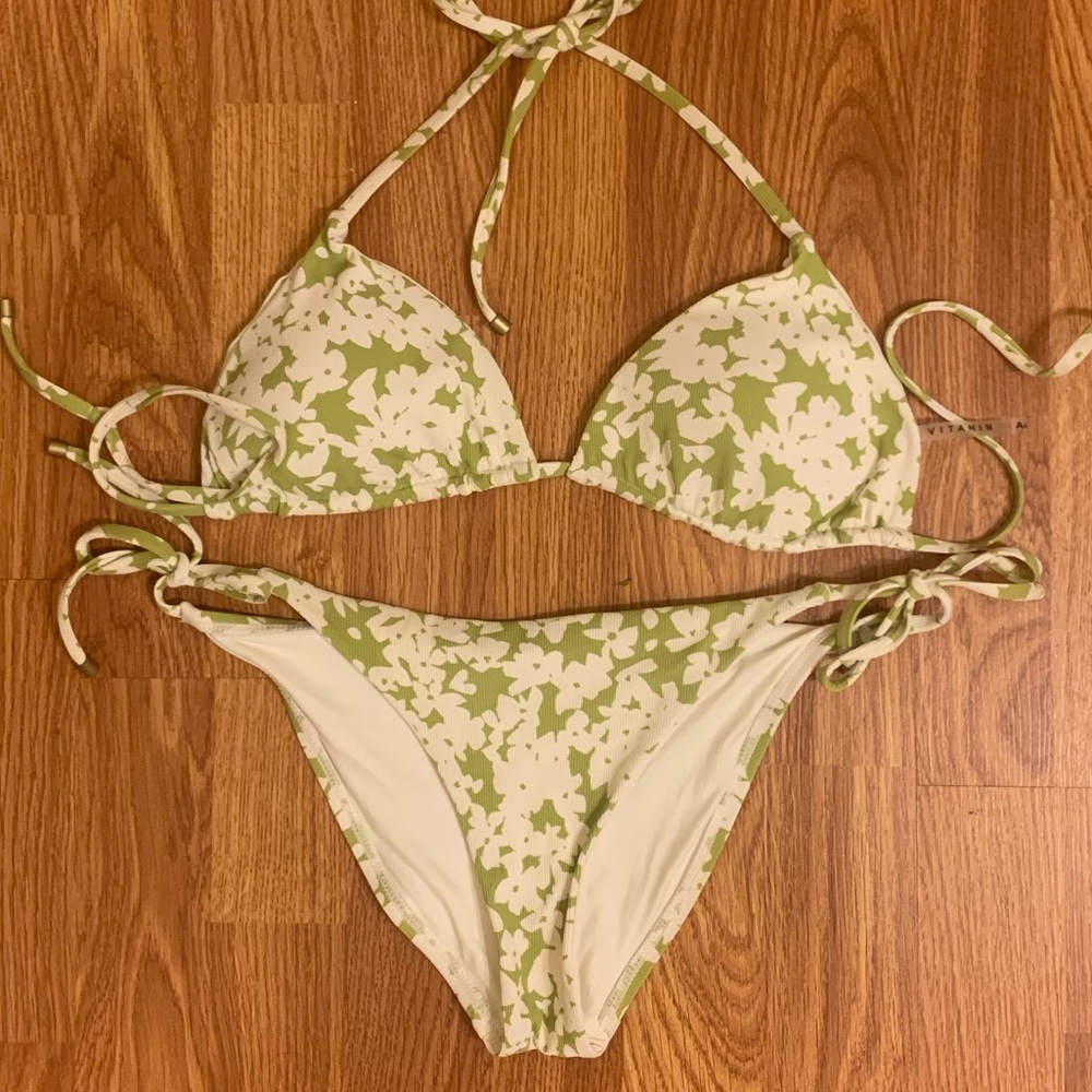 Vitamin A bikini - Like new!!